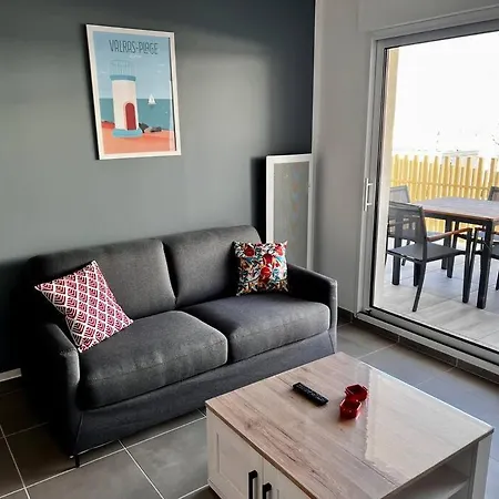 T2 Neuf + Piscine, 5 Mn A Pied Des Plages Sérignan