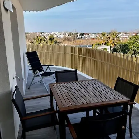 T2 Neuf + Piscine, 5 Mn A Pied Des Plages Sérignan
