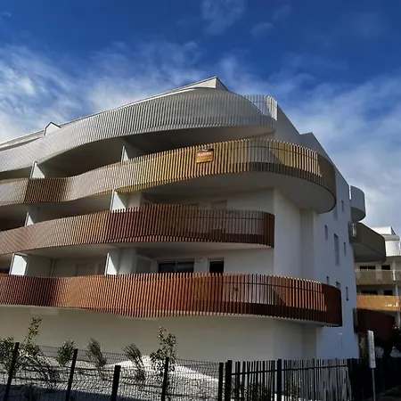 T2 Neuf + Piscine, 5 Mn A Pied Des Plages Apartment *